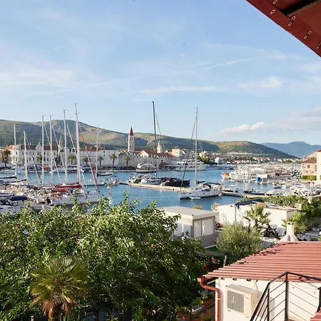 多姆斯马里蒂玛酒店 3* 特罗吉尔