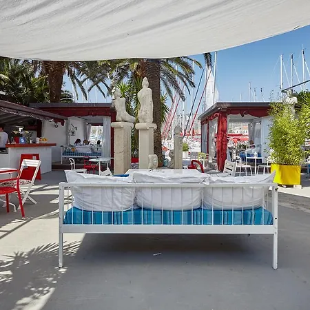 多姆斯马里蒂玛酒店 3* 特罗吉尔