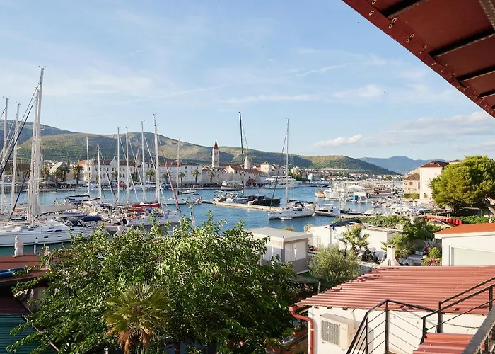 Domus Maritima 3* Τρογκίρ