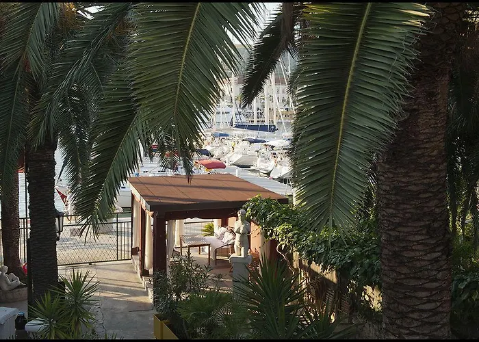 Domus Maritima 3* Τρογκίρ