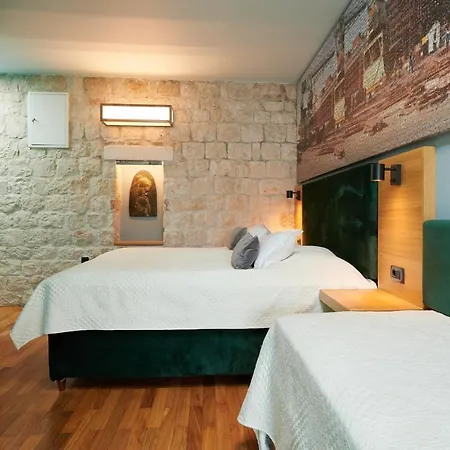 Domus Maritima فندق تروغير