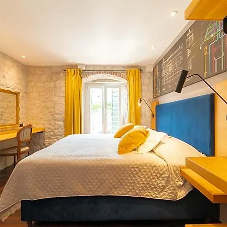 Domus Maritima 3*