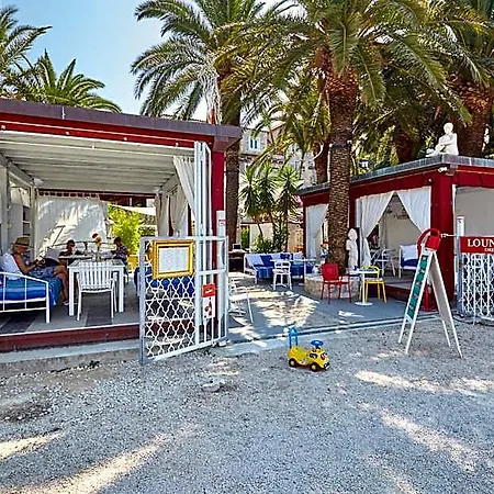 Domus Maritima 3*