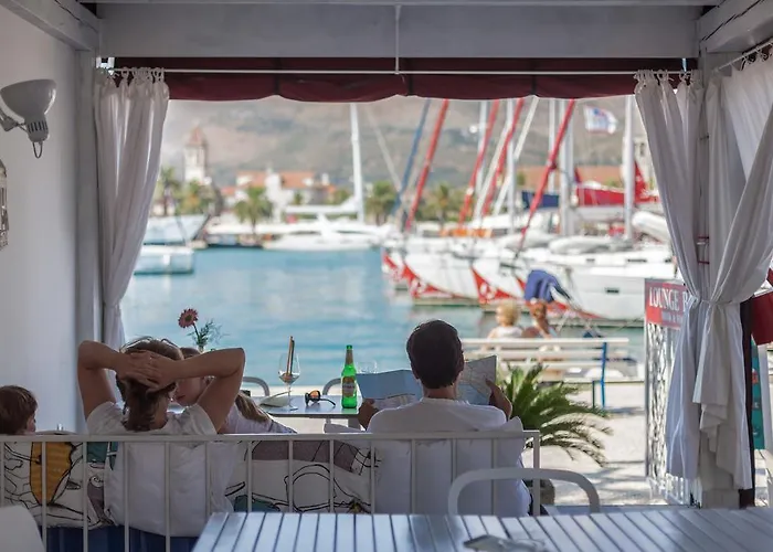 多姆斯马里蒂玛酒店 特罗吉尔