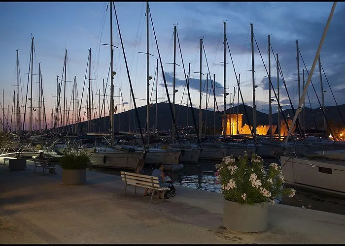 Domus Maritima Szálloda